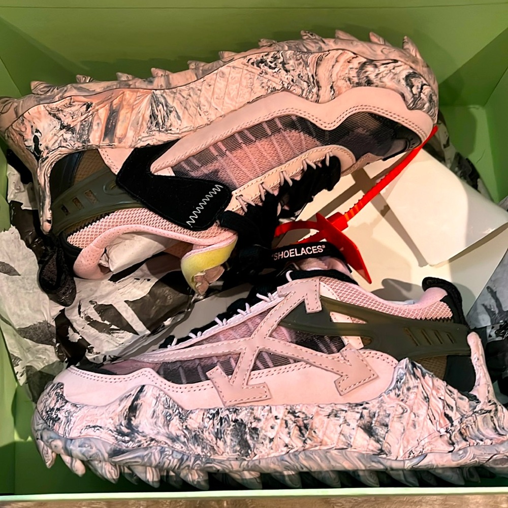 Off-White Sneakers
